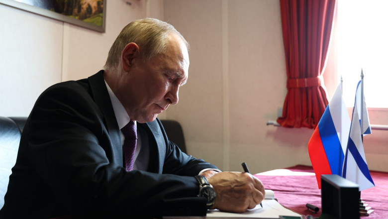 Putin a semnat legea care interzice căutările „extremiste” pe internet și promovarea VPN-urilor