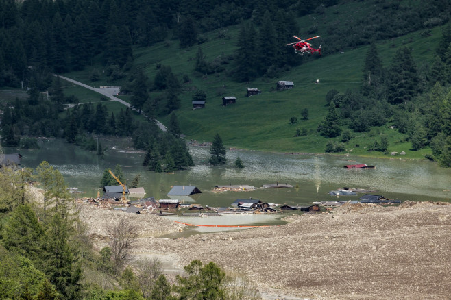 blatten-sat-elveția-alunecare-de-teren-topire-ghețari-11
