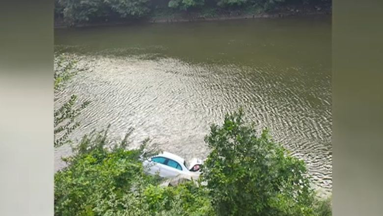masina cazuta in raul olt pe valea oltului