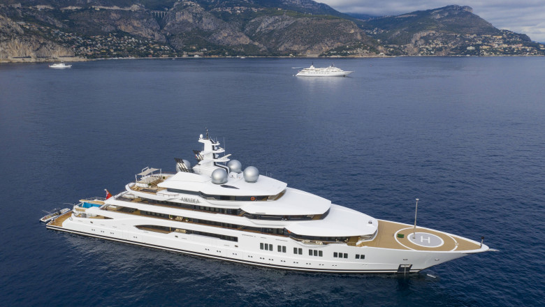 Luftaufnahme 106,5 Meter lange Motoryacht AMADEA, 2016 ausgeliefert von der deutschen Werft Lürssen Yachts, Design Espen