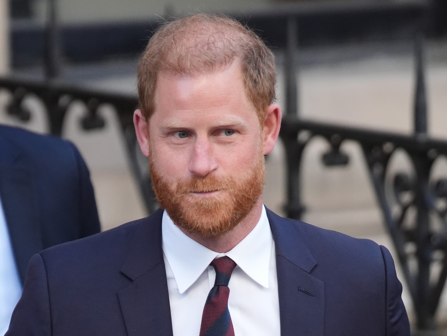 Prinţul Harry a fost exonerat de acuzaţiile de hărţuire ale preşedintei unei ONG înființată de acesta în 2006 în Africa