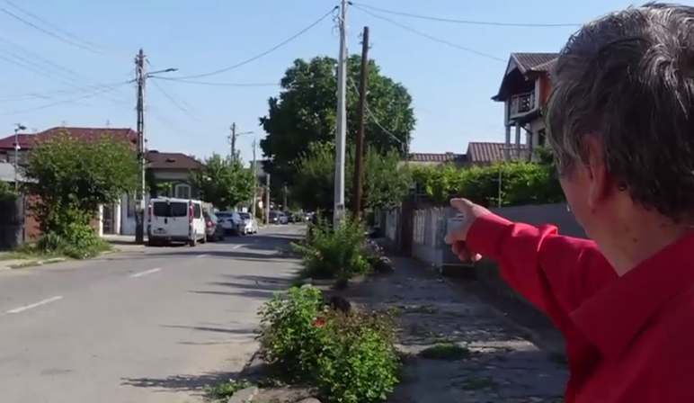 Reportaj din Oltenița, orașul lui Ion Iliescu, a doua zi după moartea fostului președinte: clopote mute, omagii zero. Ce spun oamenii