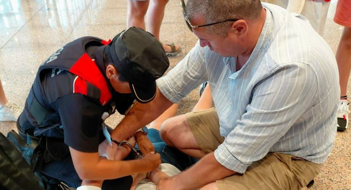 Un jandarm român aflat în concediu a ajutat la prinderea unor fugari în Aeroportul El Prat din Barcelona