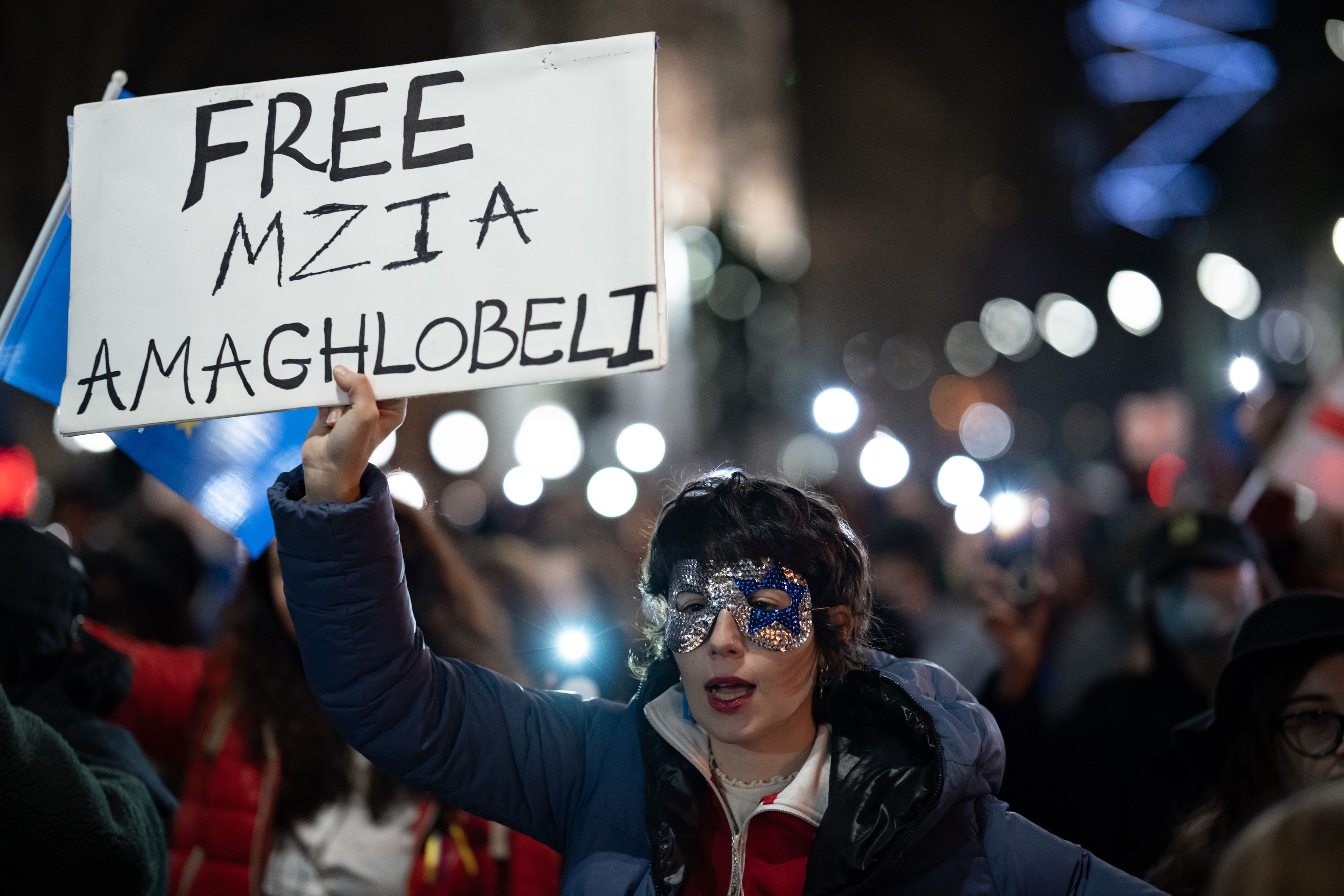 O jurnalistă din Georgia a fost condamnată la 2 ani de închisoare pentru că a lovit un polițist
