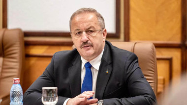 vasile dincu la o sedinta