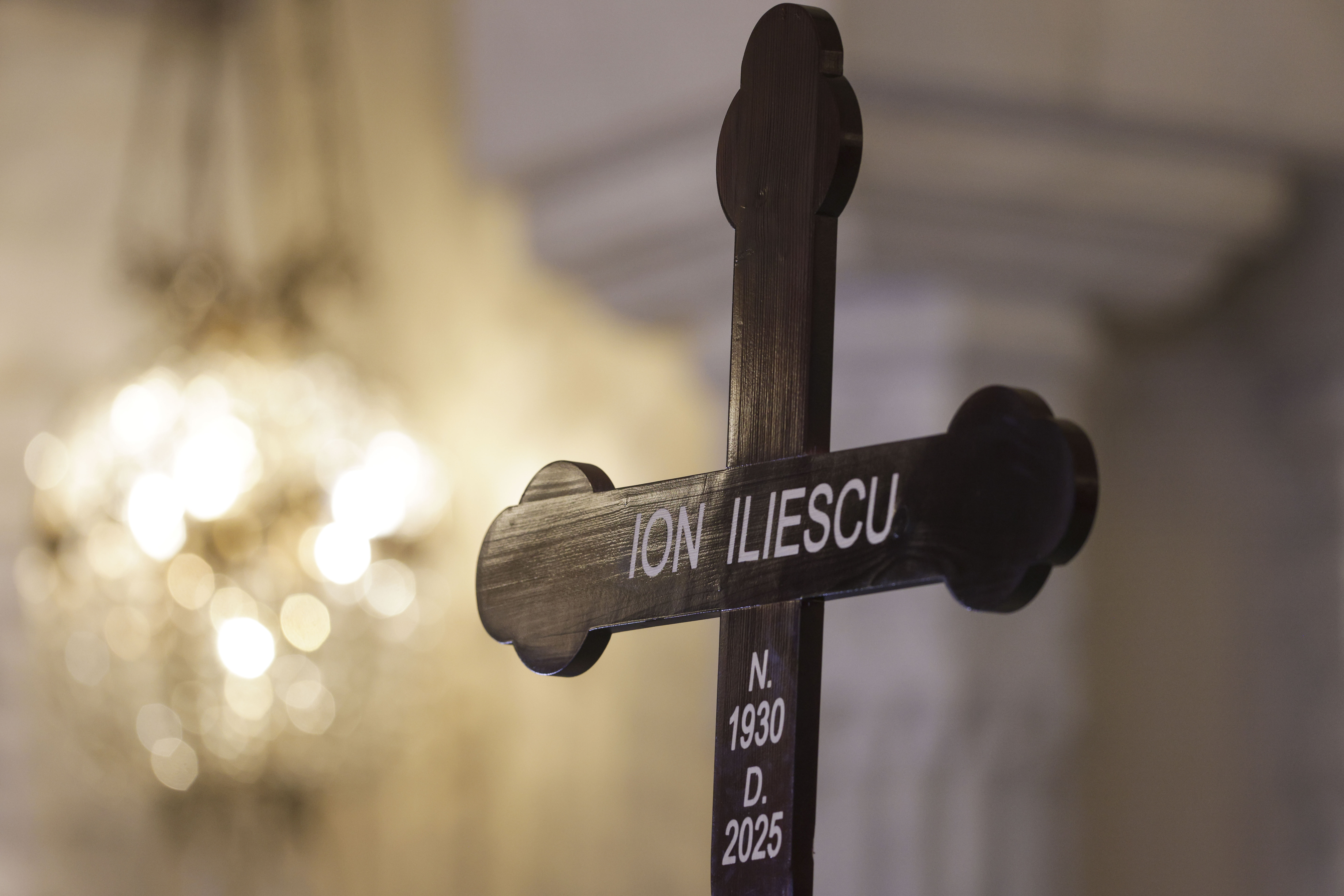 Cimitirul Ghencea, unde va fi înmormântat Iliescu, se află în centrul unui scandal de corupție cu locuri de veci „cu anticipație”