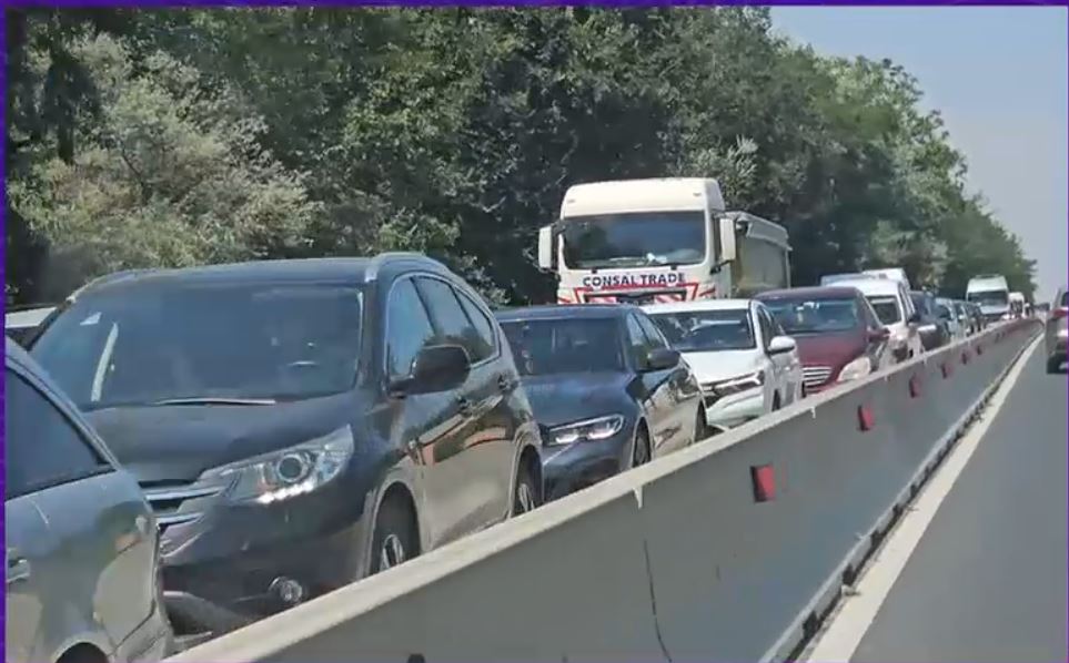 VIDEO Aglomerație infernală în sudul litoralului: Se circulă bară la bară pe DN39