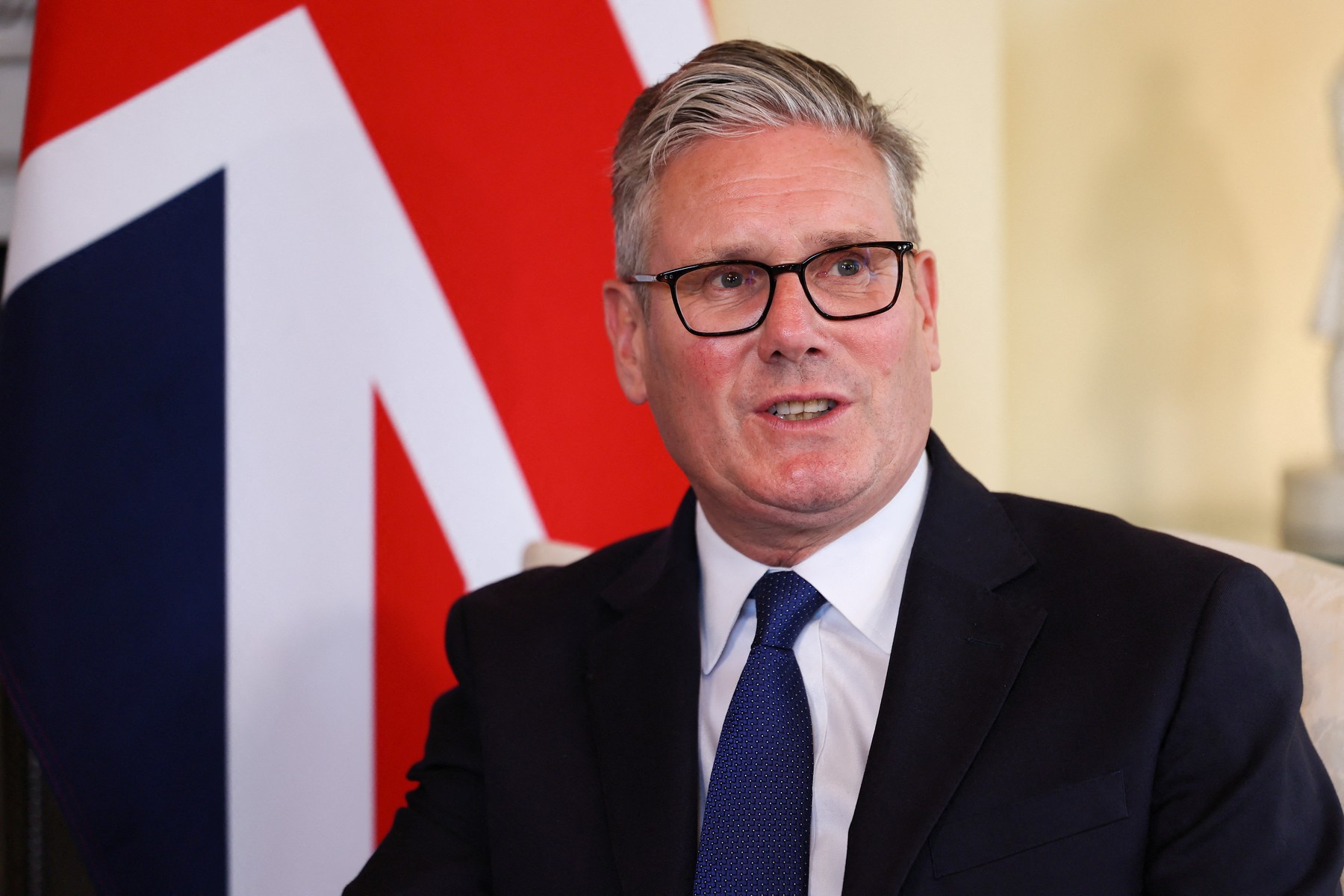 Premierul britanic Sir Keir Starmer îl mustră pe Andrew Tate și avertizează băieții expuși riscului „masculinității toxice” din online