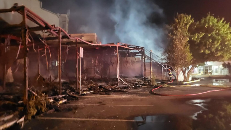   Foto  Incendiu în incinta fostei Grădini de Vară din Mamaia. Anunțul Ministerului Culturii 