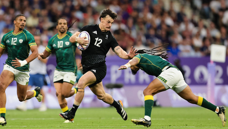 Un jucător de rugby din Noua Zeelandă era să rateze prima selecție la naționala All Blacks, după ce câinele i-a mâncat pașaportul