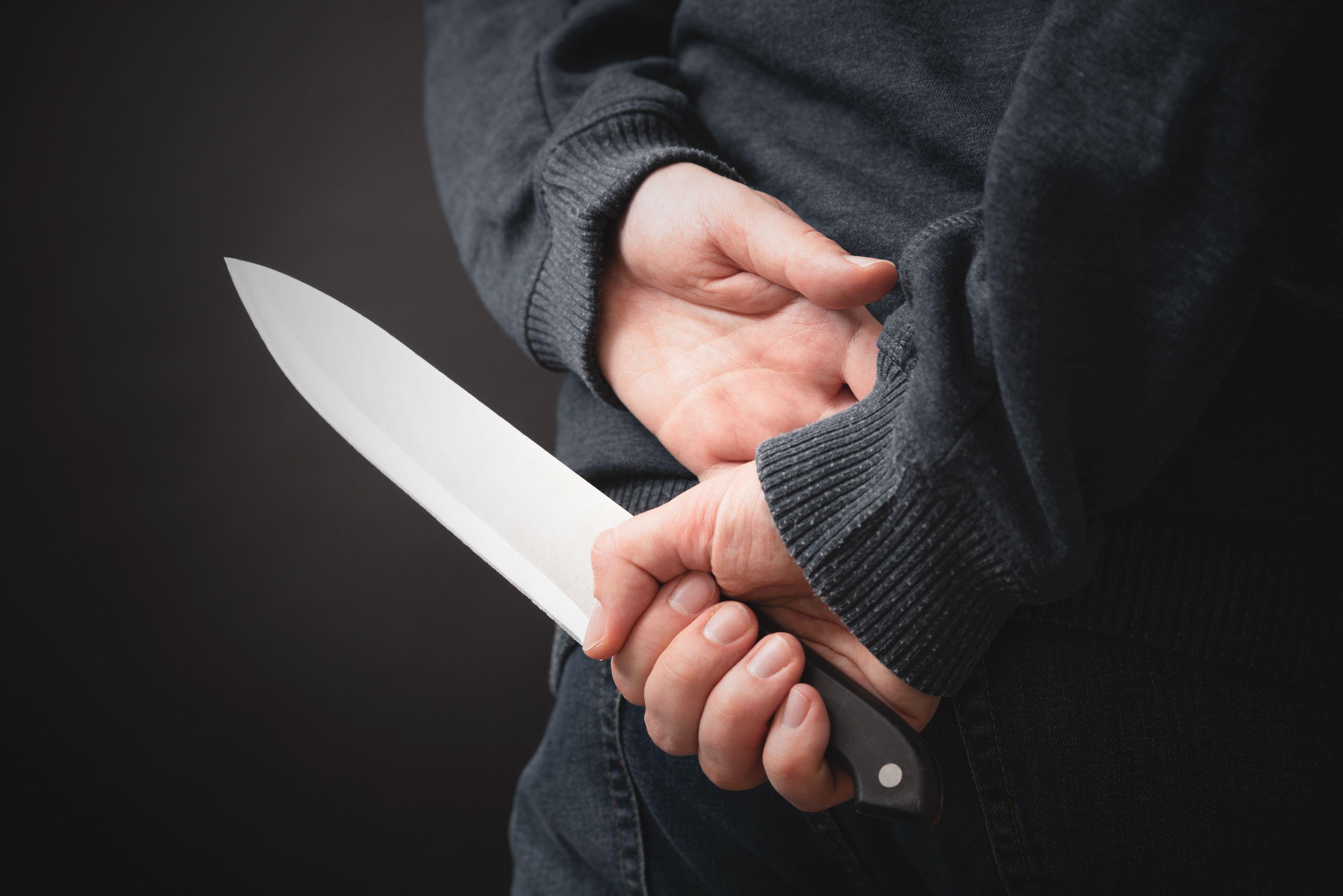 Nou caz de violență domestică: O femeie de 76 de ani din Argeș a fost înjunghiată de soțul ei