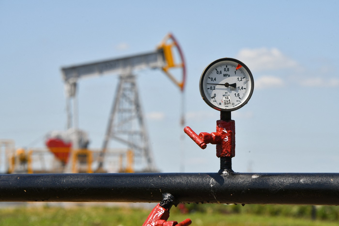 Rusia redirecționează petrolul destinat Indiei către China, după tarifele impuse de Trump