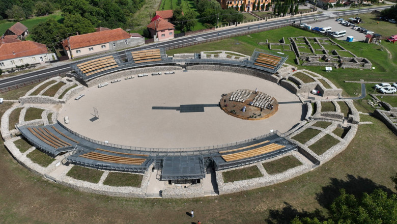 FOTO  Amfiteatrul roman de la Ulpia Traiana Sarmizegetusa, redeschis după lucrările de restaurare finanțate din fonduri europene