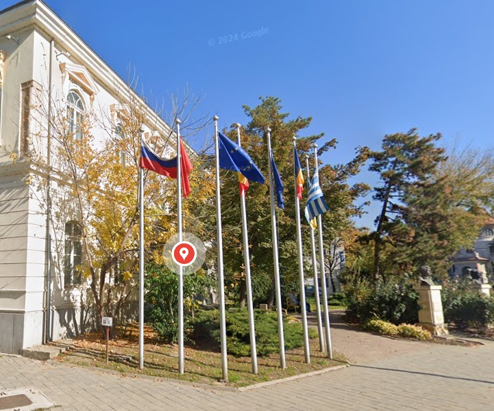 Oana Țoiu cere Primăriei Tulcea să înlăture steagul Rusiei care apare arborat lângă clădirea Muzeului de Artă. „Este inacceptabil”
