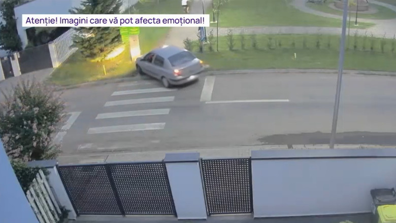 Momentul în care un bărbat intră cu mașina pe aleile pietonale dintr-un parc, în urmărirea unor bicicliști