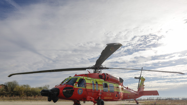 Doi români, răniţi într-un accident în Bulgaria, transferaţi de urgenţă la Bucureşti cu un elicopter Black Hawk