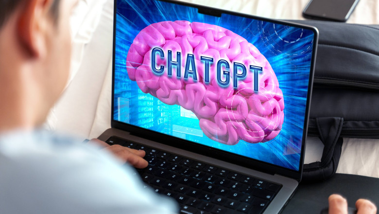 VIDEO  ChatGPT trece pe modul „de studiu” după ce tot mai mulți elevi și studenți l-au folosit abuziv. AI-ul nu mai oferă rezolvări directe