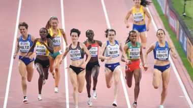 Jenny Simpson, Gabriela DeBues-Stafford, Laura Muir, Gudaf Tsegay, Winnie Nanyondo, Nikki Hiltz, Winny Chebet, Jessica Hull, . 1500 Metres Women. Semifinal. IAAF World Athletics Championships, Doha 2019