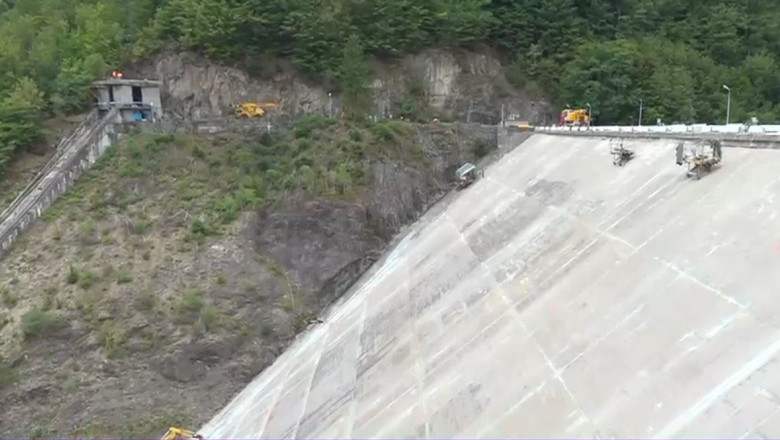 VIDEO Un nou punct de atracție în Munții Apuseni: Un baraj construit în anii '70 este reabilitat