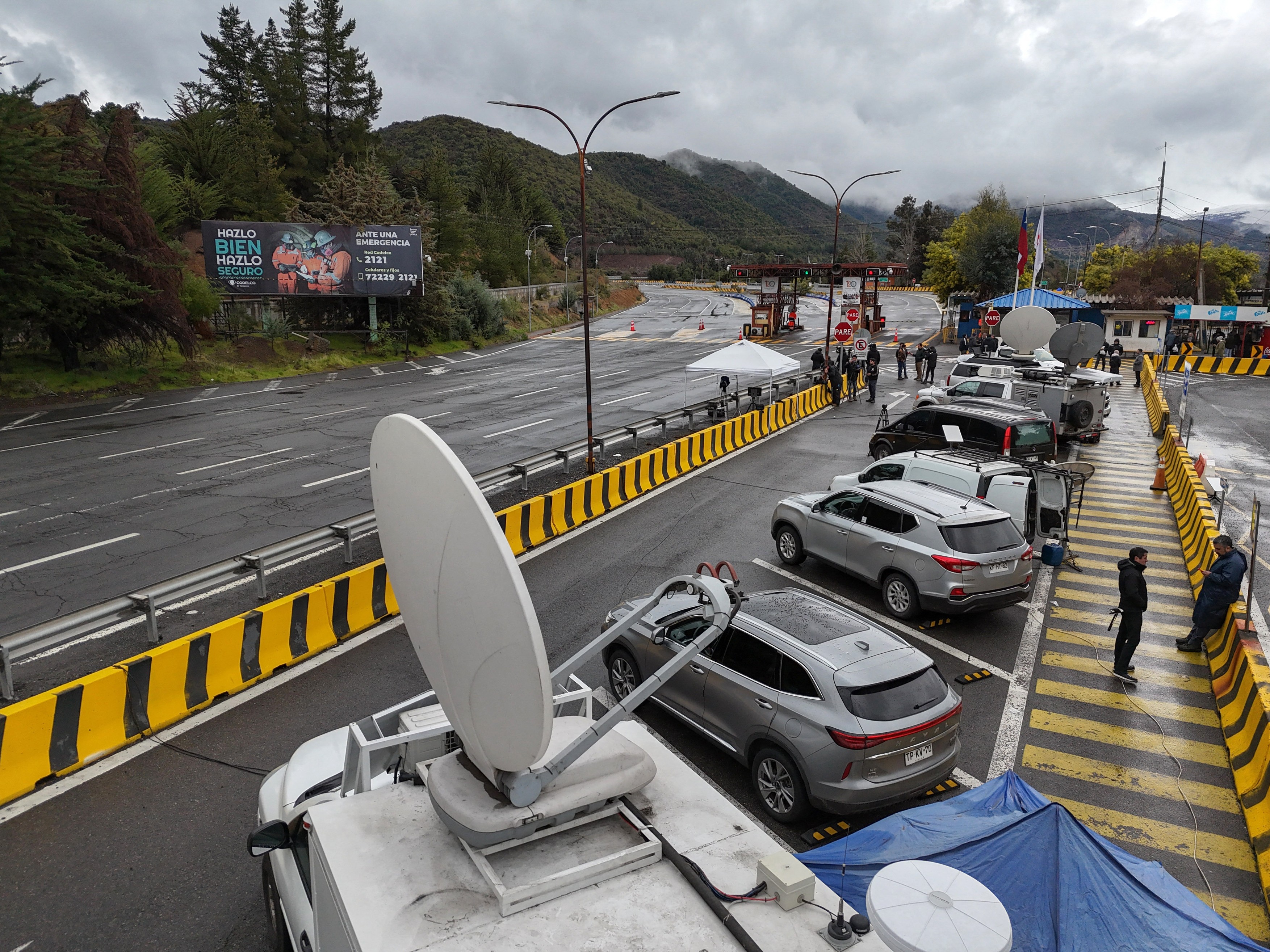 Cursă contracronometru pentru salvarea muncitorilor după ce o mină s-a prăbușit în Chile. O persoană, găsită decedată