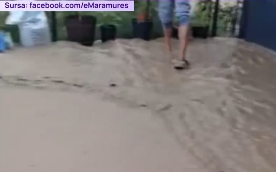 VIDEO Rupere de nori în Maramureș și Suceava: Furtuna a făcut ravagii în Sighetu Marmației