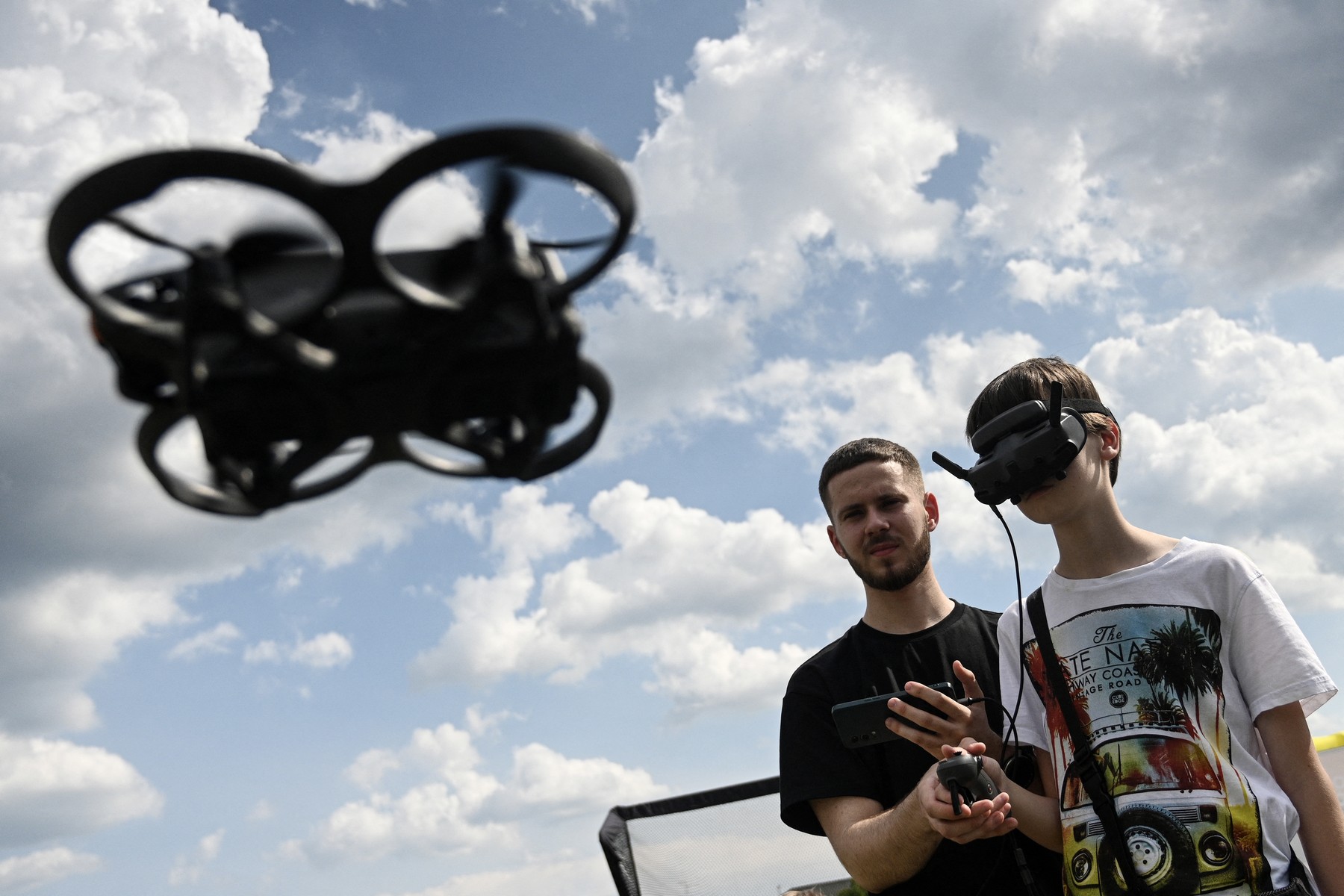 Lituania va antrena copii în utilizarea dronelor pentru a contracara amenințarea Rusiei. Instrucția va începe cu copii de 8 - 10 ani