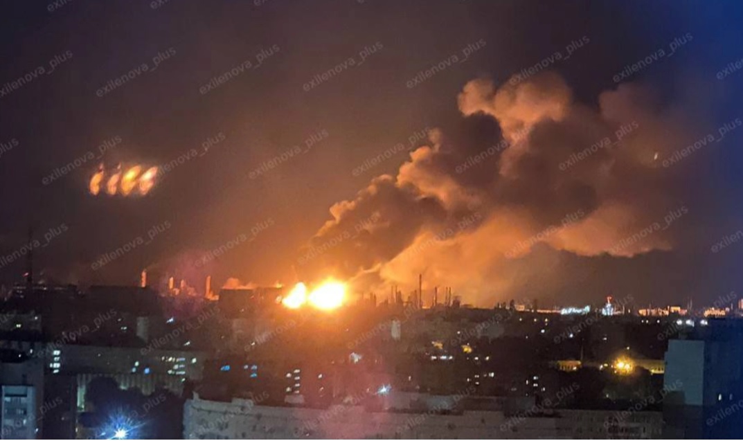 Explozii în Volgograd. Ucrainenii au lovit rafinăria Lukoil, cea mai mare din sudul Rusiei. Sateliții NASA raportează un incendiu uriaș
