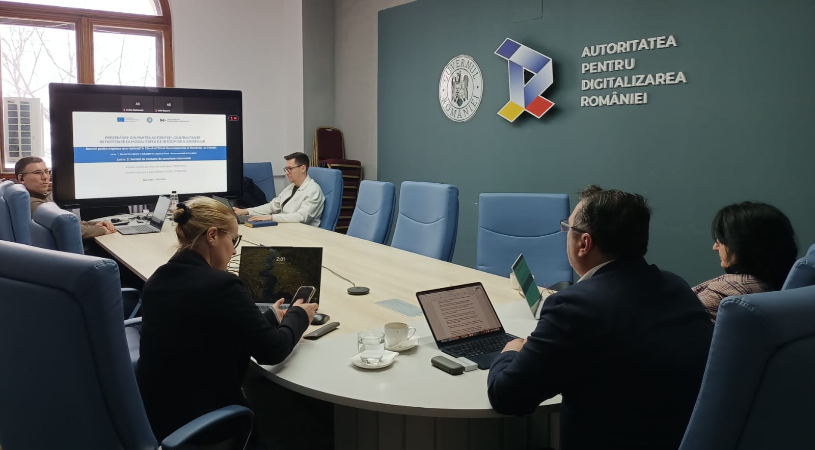 Deși are trei oameni la comunicare, Autoritatea pentru Digitalizarea României a apelat la serviciile unei firme cu un singur angajat