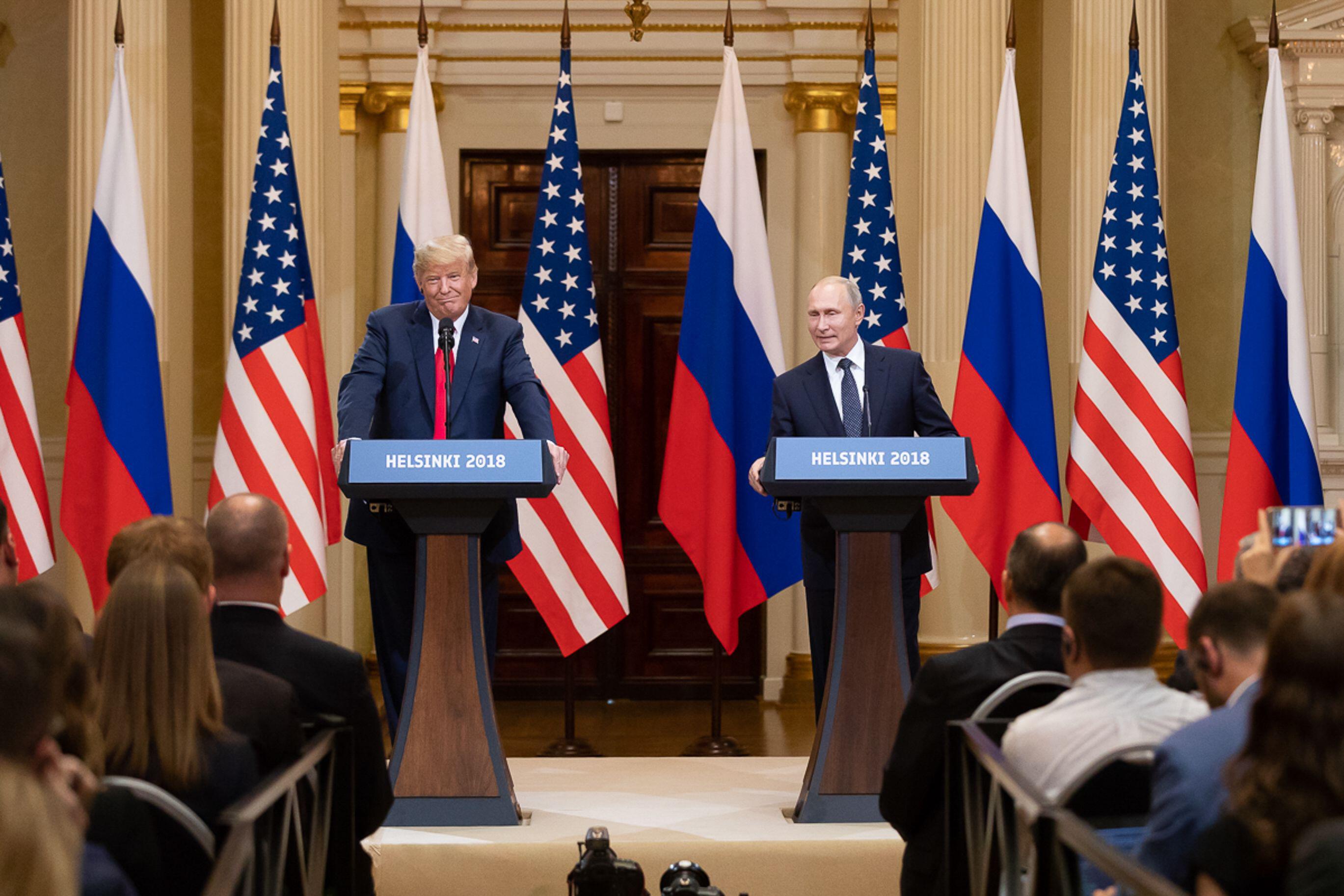 Care va fi atitudinea lui Donald Trump în timpul negocierilor cu Vladimir Putin: la Helsinki, în 2018, a fost extrem de prietenos