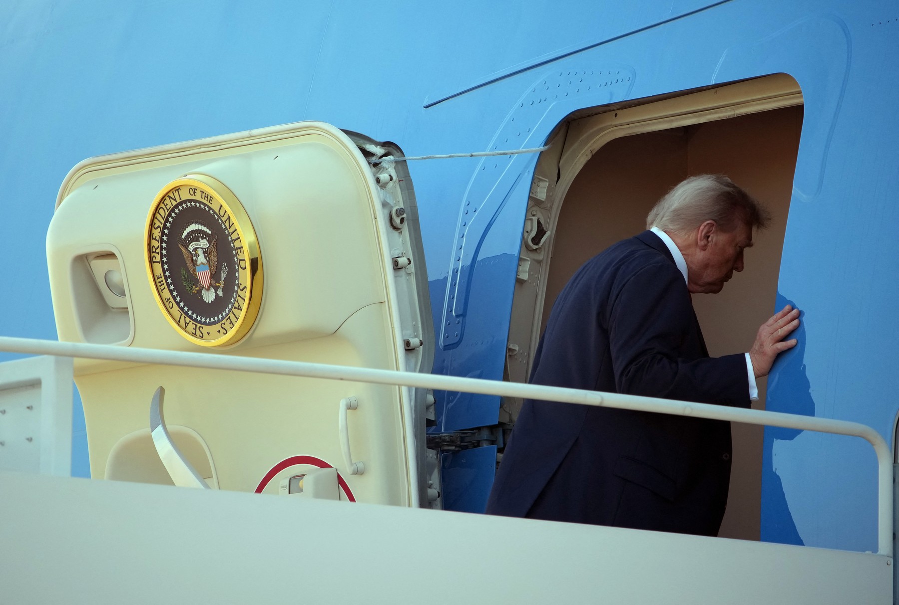 Summit în Alaska. Avionul lui Putin a aterizat. Trump: „Vreau să văd rapid o încetare a focului”