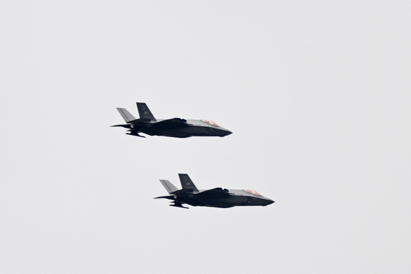 Olanda a ordonat ridicarea de la sol a două avioane de vânătoare, pentru interceptarea unor drone suspecte