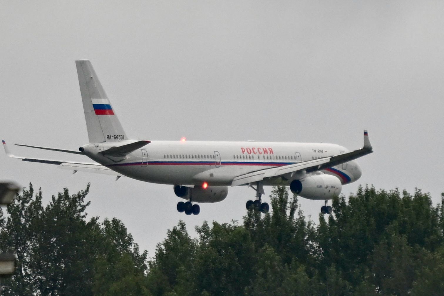 Summit în Alaska. Avioanele celor doi lideri au aterizat. Trump: „Vreau să văd rapid o încetare a focului”