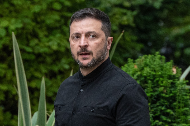 Zelensky Meets Starmer Ahead Of Trump???Putin Talks