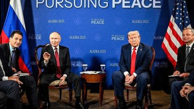 Trump, Putin begin talks at Alaska summit