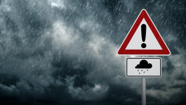 Avertizare meteo de furtuni.