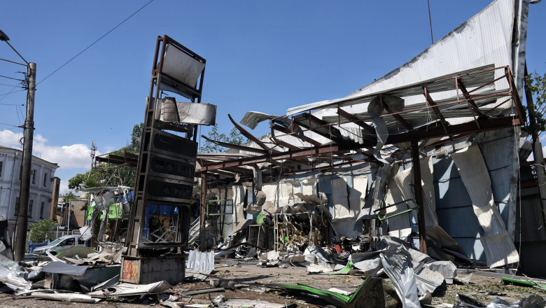 VIDEO  Benzinărie din orașul ucrainean Sumî, distrusă de o dronă rusească: 4 răniți grav, printre care și directorul unei televiziuni locale