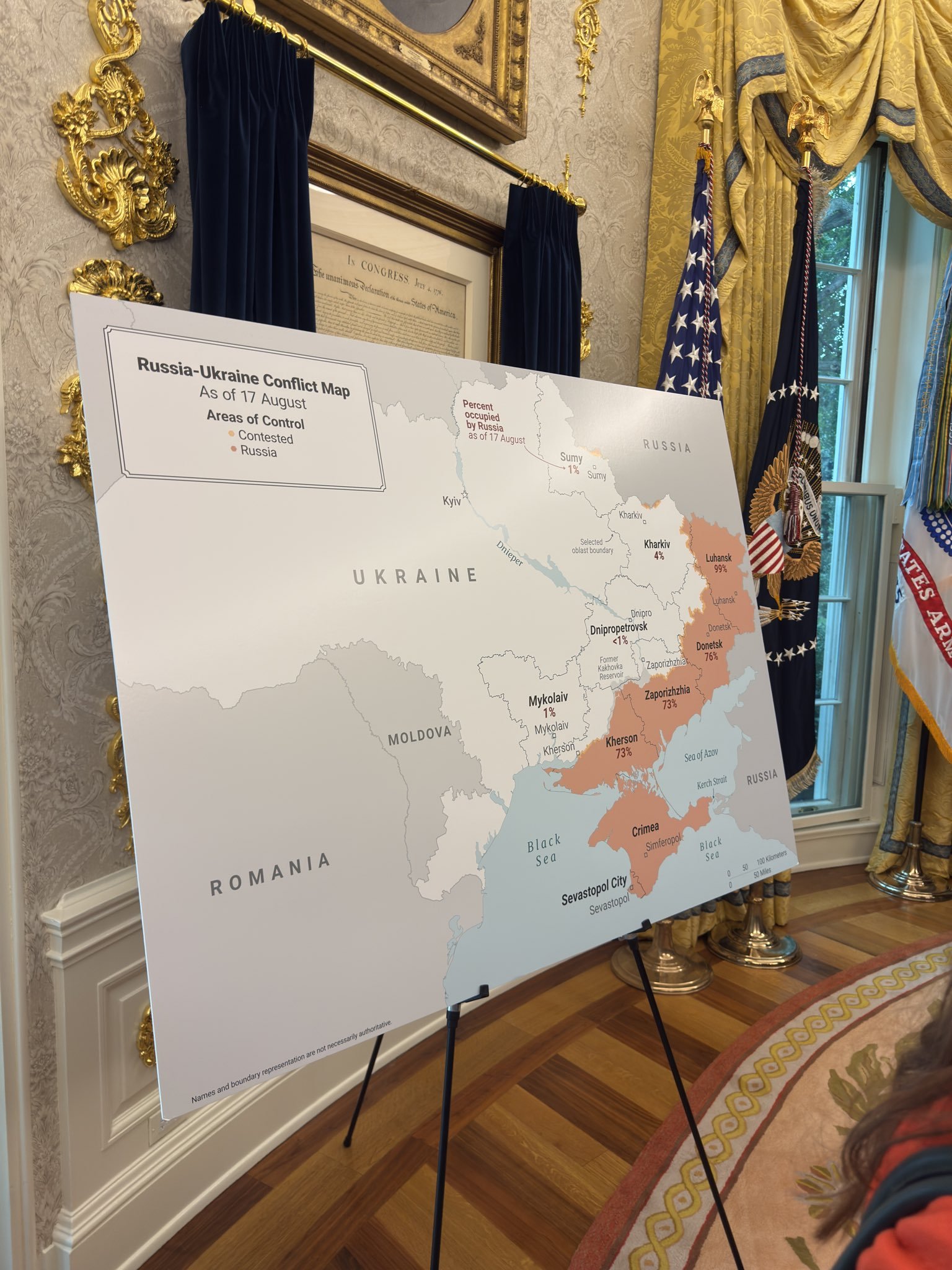 Negocierile din Biroul Oval, cu harta Ucrainei pe masă (BBC). La ce vrea Putin să renunțe Zelenski