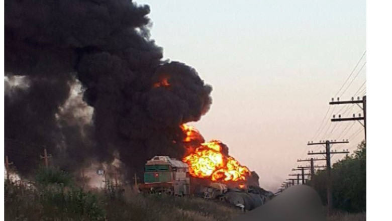 VIDEO  Forțele ucrainene au distrus un tren care transporta combustibil în partea ocupată a regiunii Zaporojie. Zeci de vagoane, în flăcări