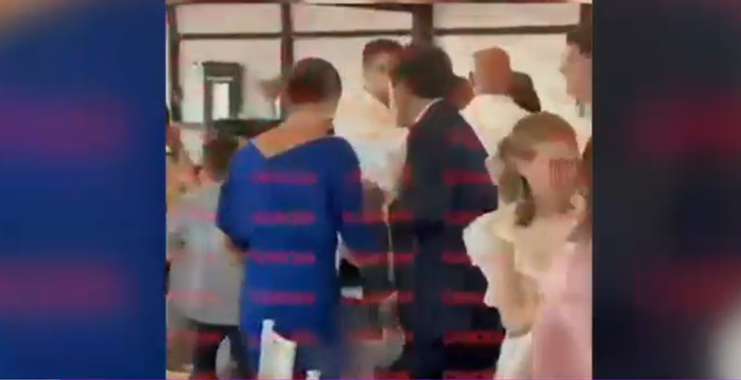 Romunski predsednik Nicușor Dan zabaval na poroki blizu Bukarešte