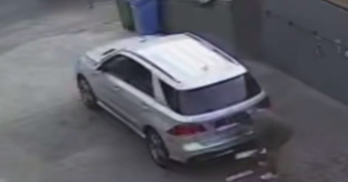 Lăsatul mașinii la spălătorie este riscant. Momentul în care un autoturism e furat, după ce i-au fost schimbate numerele