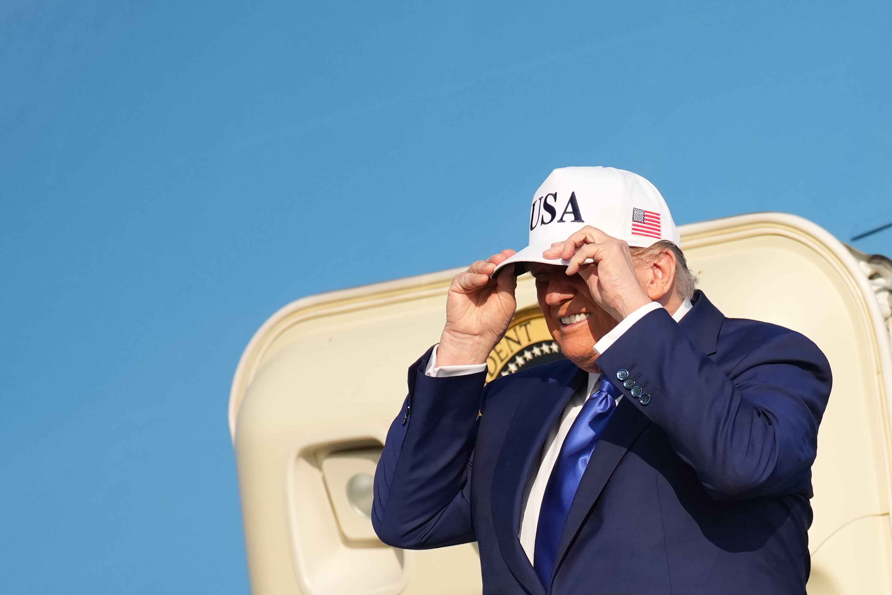 Donald Trump a scăpat de o amendă de 464 de milioane de dolari, primită pentru fraudă financiară. „A fost o vânătoare de vrăjitoare”