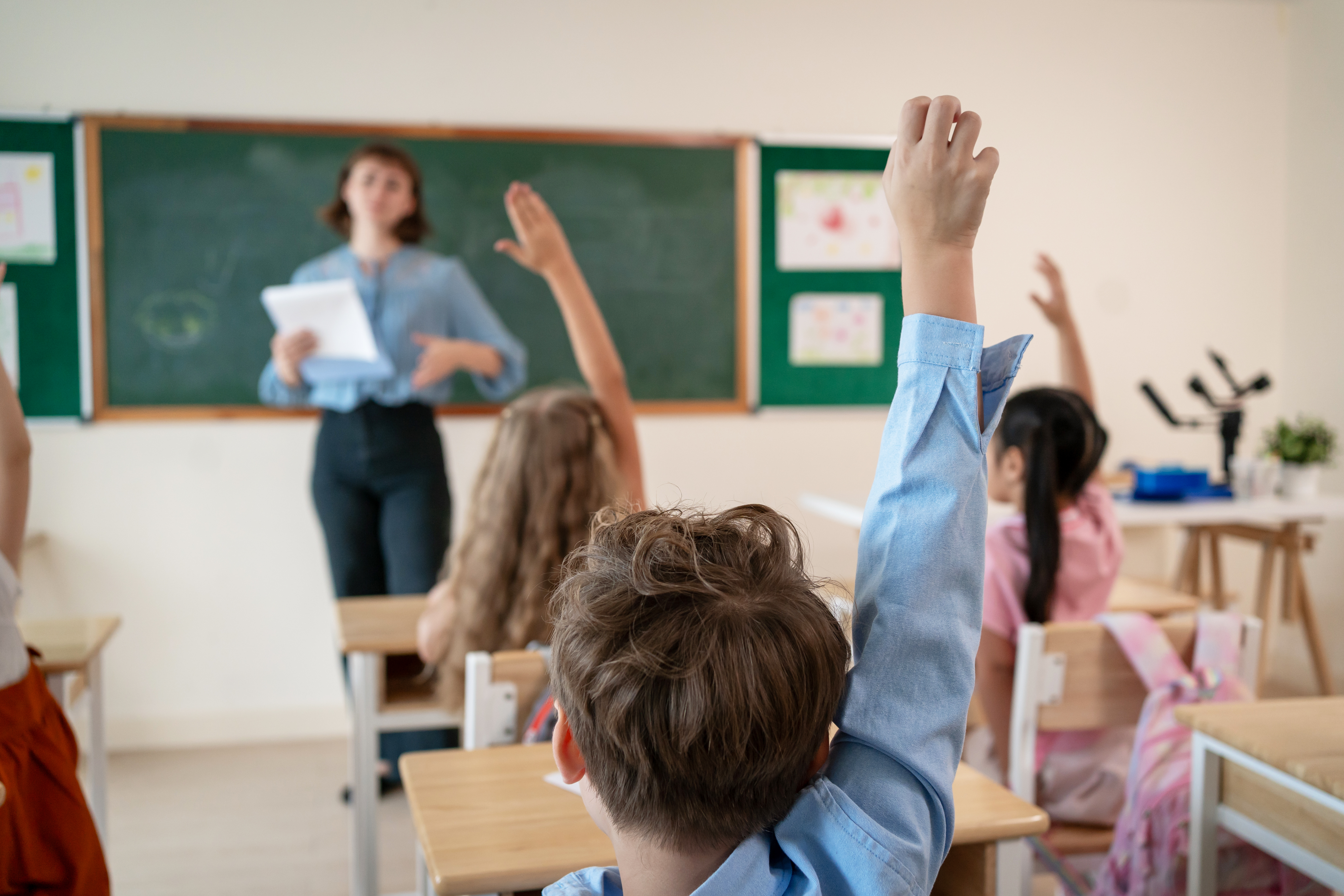 Când se fac înscrierile pentru programul „Școala după școală”. Lista unităților de învățământ care vor funcționa în București