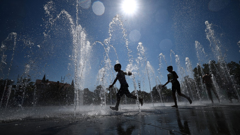 Vremea în următoarele două săptămâni, pe regiuni. Meteorologii anunță un val de răcire: unde și când vor fi ploi
