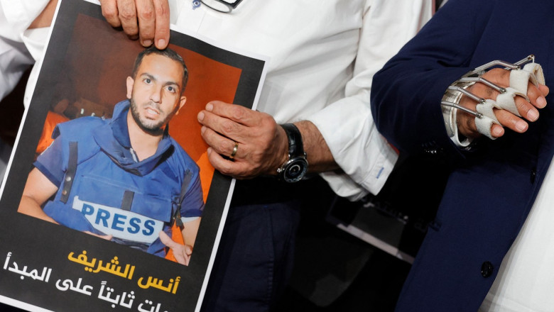 ANALIZĂ  Celălalt război al Israelului din Gaza: reporteri palestinieni uciși, acces interzis pentru presa internațională (The Guardian)