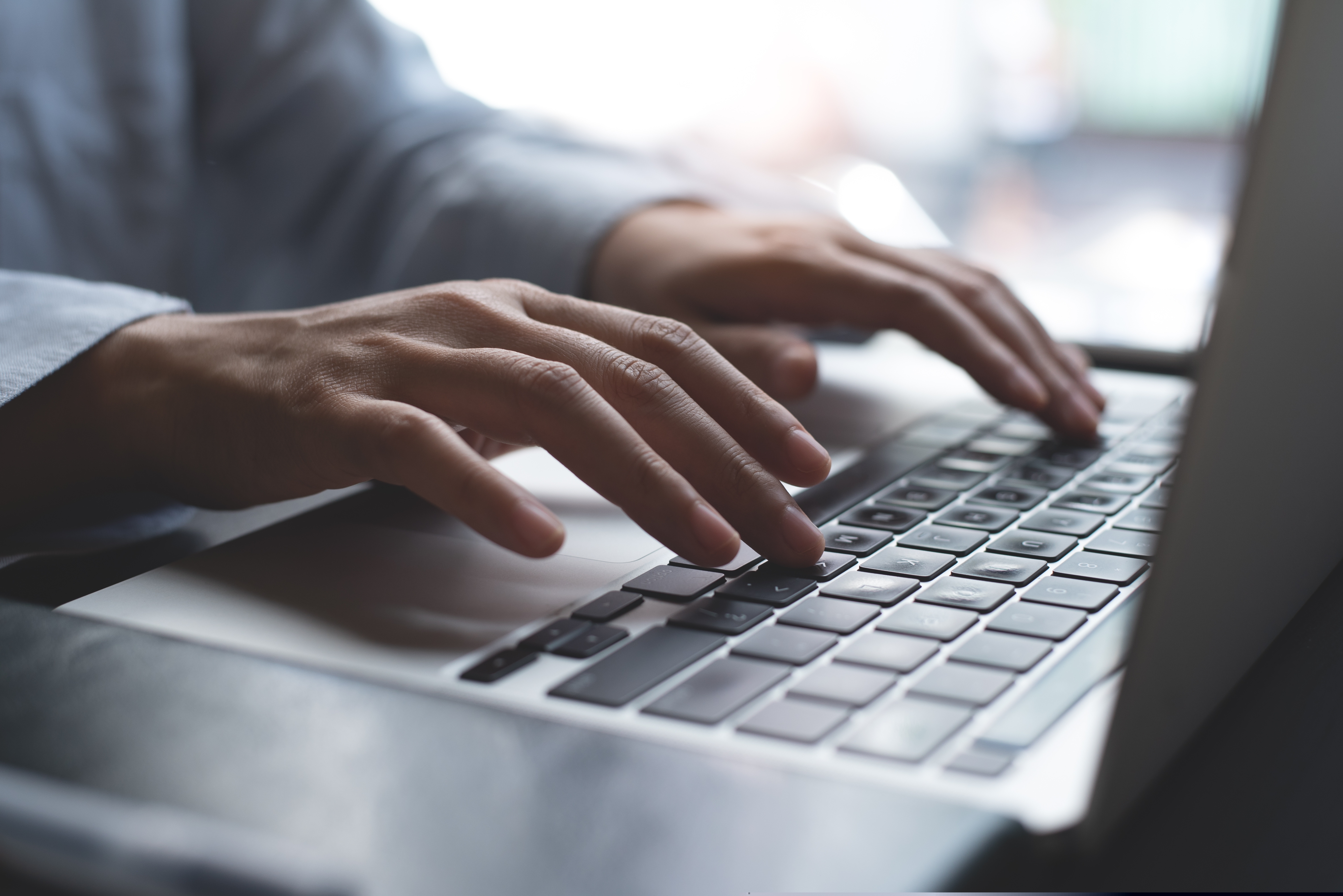 Cum au ajuns rețele globale de fraudare a studiilor să amenințe credibilitatea științei. „Sunt, în esență, organizații criminale”