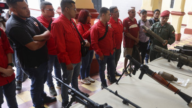Miliția lui Maduro