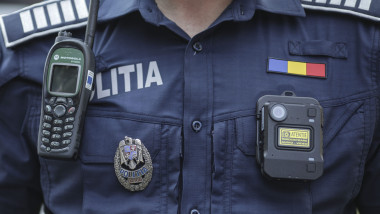 polițist și uniforma de polițist