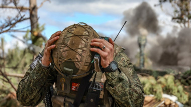 Russian Msta-B Howitzer Crew In Kherson Region