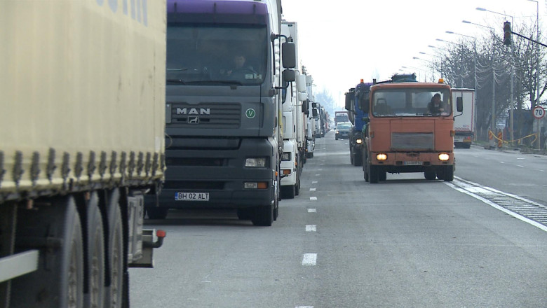 Autoritățile unui județ iau în calcul introducerea unei „roviniete” pentru camioane