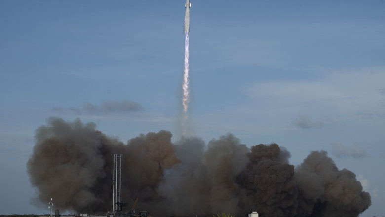 SpaceX Launches Starship on its Tenth Flight Test From Starbase, Tx.